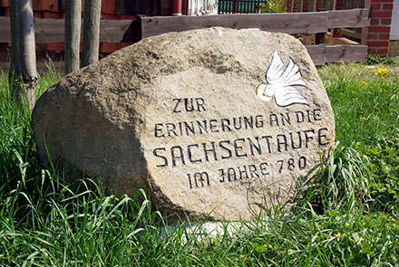 Gedenkstein zur Sachsentaufe (Foto W. Schuhmacher)